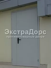 Серые полуторные двери для БЦ